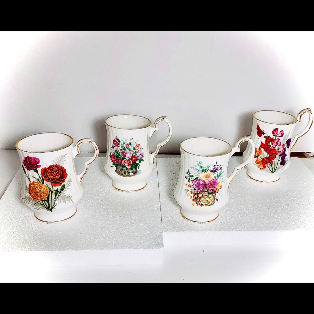 Royal Windsor Set of 4 Mugs.